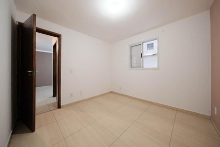 Quarto 1 de apartamento para alugar com 2 quartos, 44m² em Vila Nhocuné, São Paulo