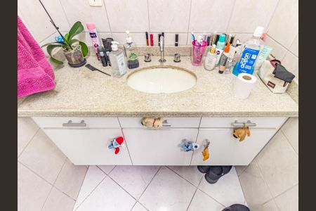 Casa à venda com 92m², 2 quartos e 1 vaga Casa à venda com 92m², 2 quartos e 1 vagaBanheiro