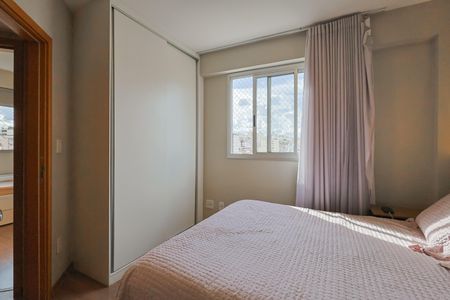 Apartamento à venda com 80m², 3 quartos e 2 vagasSuíte