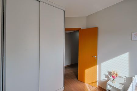 Apartamento à venda com 80m², 3 quartos e 2 vagasQuarto 2