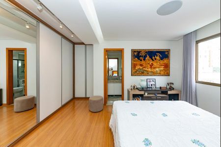 Apartamento à venda com 150m², 4 quartos e 3 vagas Apartamento à venda com 150m², 4 quartos e 3 vagasSuíte 1