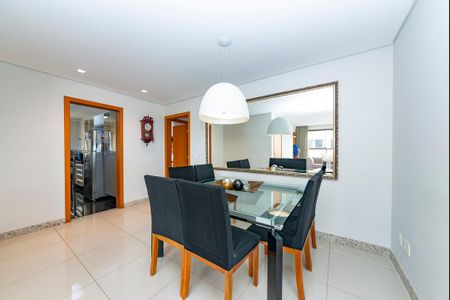 Apartamento à venda com 150m², 4 quartos e 3 vagas Apartamento à venda com 150m², 4 quartos e 3 vagasSala