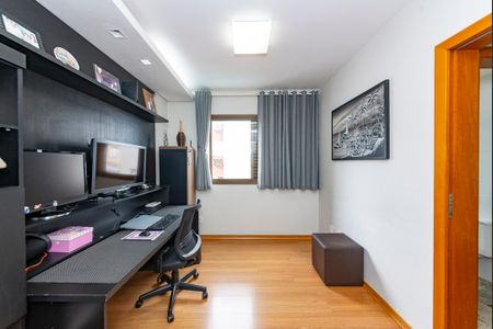 Apartamento à venda com 150m², 4 quartos e 3 vagas Apartamento à venda com 150m², 4 quartos e 3 vagasSemi suíte 2