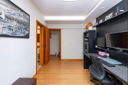 Apartamento à venda com 150m², 4 quartos e 3 vagas Apartamento à venda com 150m², 4 quartos e 3 vagasSemi suíte 2