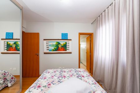 Apartamento à venda com 150m², 4 quartos e 3 vagas Apartamento à venda com 150m², 4 quartos e 3 vagasSuíte 2