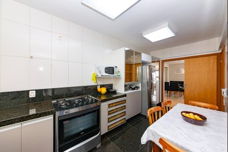 Apartamento à venda com 150m², 4 quartos e 3 vagas Apartamento à venda com 150m², 4 quartos e 3 vagasCozinha