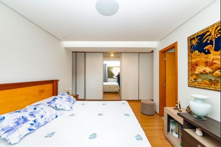 Apartamento à venda com 150m², 4 quartos e 3 vagas Apartamento à venda com 150m², 4 quartos e 3 vagasSuíte 1