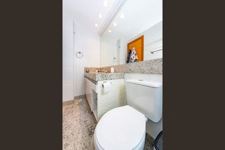 Apartamento à venda com 150m², 4 quartos e 3 vagas Apartamento à venda com 150m², 4 quartos e 3 vagasBanheiro da Suíte 1