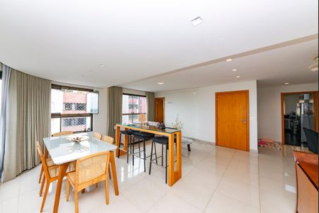 Apartamento à venda com 150m², 4 quartos e 3 vagas Apartamento à venda com 150m², 4 quartos e 3 vagasSala