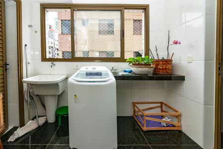 Apartamento à venda com 150m², 4 quartos e 3 vagas Apartamento à venda com 150m², 4 quartos e 3 vagasÁrea de Serviço