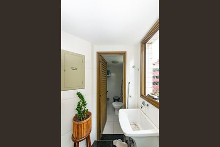 Apartamento à venda com 150m², 4 quartos e 3 vagas Apartamento à venda com 150m², 4 quartos e 3 vagasBanheiro de serviço