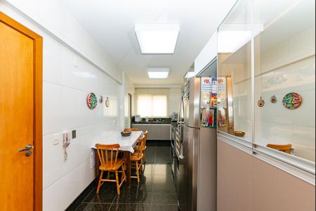 Apartamento à venda com 150m², 4 quartos e 3 vagas Apartamento à venda com 150m², 4 quartos e 3 vagasCozinha