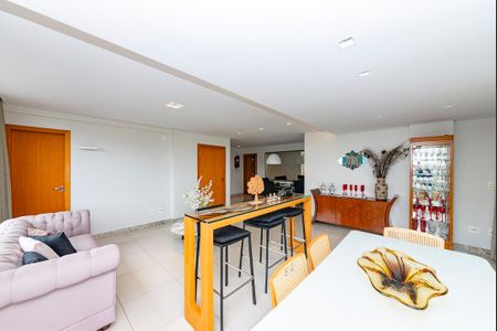 Apartamento à venda com 150m², 4 quartos e 3 vagas Apartamento à venda com 150m², 4 quartos e 3 vagasSala