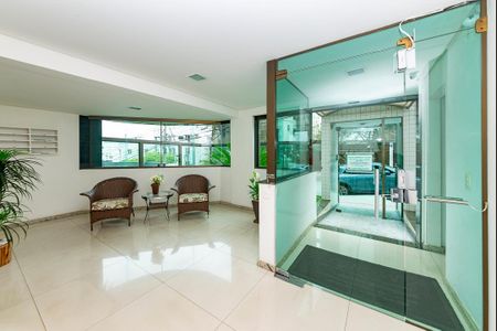 Apartamento à venda com 150m², 4 quartos e 3 vagas Apartamento à venda com 150m², 4 quartos e 3 vagasHall de entrada