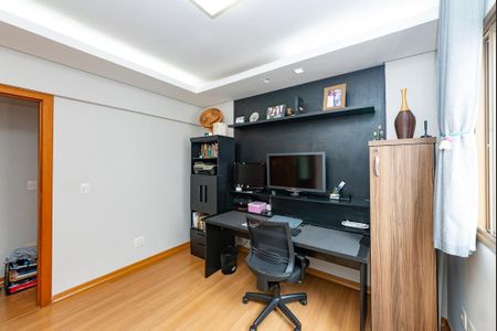 Apartamento à venda com 150m², 4 quartos e 3 vagas Apartamento à venda com 150m², 4 quartos e 3 vagasSemi suíte 2