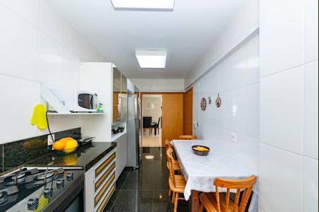 Apartamento à venda com 150m², 4 quartos e 3 vagas Apartamento à venda com 150m², 4 quartos e 3 vagasCozinha