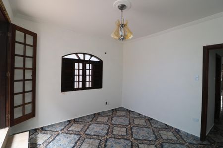 Casa à venda com 230m², 3 quartos e 1 vagaQuarto