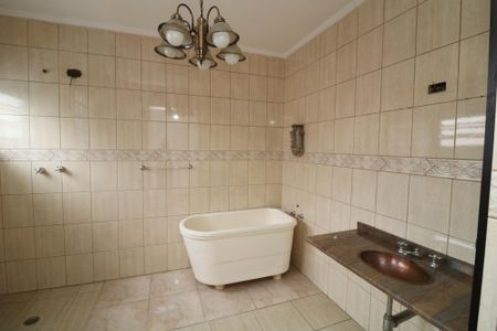 Casa à venda com 230m², 3 quartos e 1 vagaBanheiro da Suíte