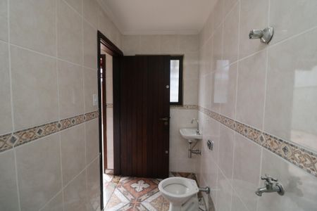 Casa à venda com 230m², 3 quartos e 1 vagaBanheiro de serviço