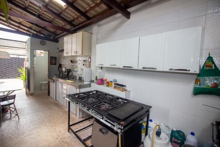 Casa à venda com 138m², 4 quartos e 1 vagaÁrea gourmet