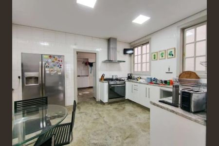 Casa para alugar com 400m², 4 quartos e 4 vagas