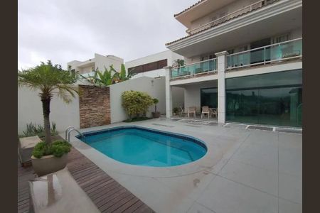 Casa para alugar com 400m², 4 quartos e 4 vagas