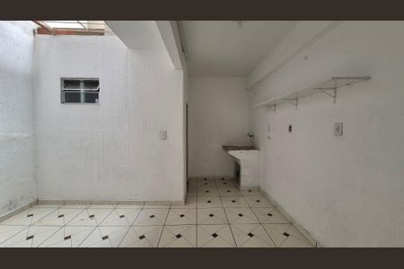 Casa para alugar com 70m², 2 quartos e 1 vaga Casa para alugar com 70m², 2 quartos e 1 vagaLavanderia