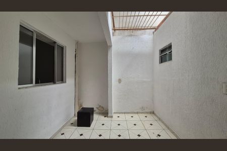 Casa para alugar com 70m², 2 quartos e 1 vaga Casa para alugar com 70m², 2 quartos e 1 vagaLavanderia