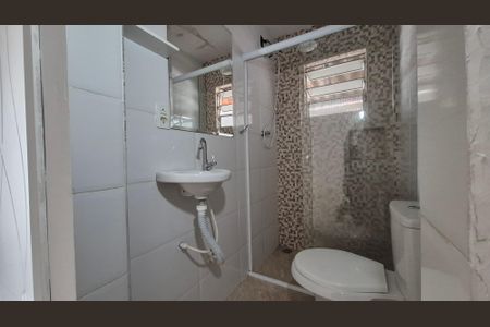 Casa para alugar com 70m², 2 quartos e 1 vaga Casa para alugar com 70m², 2 quartos e 1 vagaBanheiro da suíte