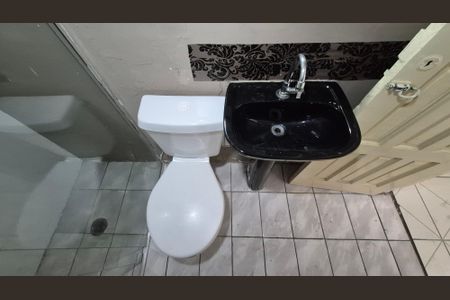 Casa para alugar com 70m², 2 quartos e 1 vaga Casa para alugar com 70m², 2 quartos e 1 vagaBanheiro