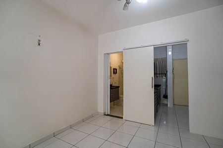 Studio à venda com 31m², 1 quarto e sem vagaKitnet