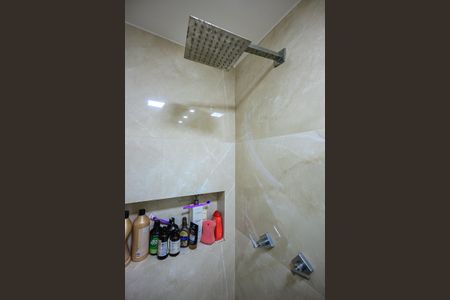 Apartamento para alugar com 55m², 2 quartos e 1 vagaChuveiro do Banheiro