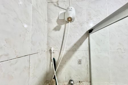 Apartamento para alugar com 82m², 2 quartos e sem vagaBanheiro 