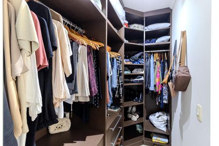 Apartamento à venda com 74m², 3 quartos e 2 vagasCloset da Suíte