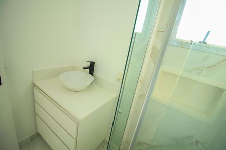 Apartamento à venda com 53m², 2 quartos e 2 vagas Apartamento à venda com 53m², 2 quartos e 2 vagasBanheiro da Suíte