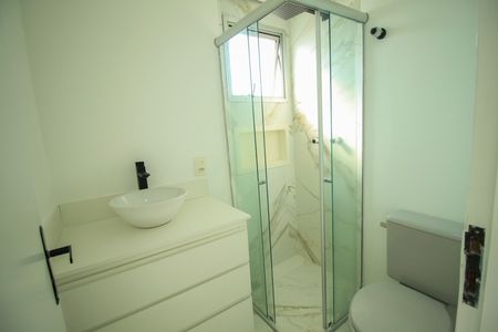 Apartamento à venda com 53m², 2 quartos e 2 vagas Apartamento à venda com 53m², 2 quartos e 2 vagasBanheiro da Suíte
