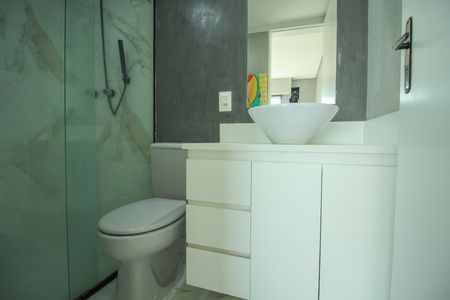 Apartamento à venda com 53m², 2 quartos e 2 vagas Apartamento à venda com 53m², 2 quartos e 2 vagasBanheiro social