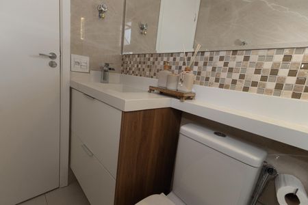 Apartamento à venda com 53m², 2 quartos e 1 vaga Apartamento à venda com 53m², 2 quartos e 1 vagaBanheiro da Suíte