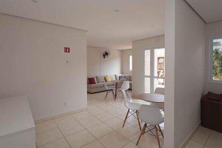 Apartamento à venda com 53m², 2 quartos e 1 vaga Apartamento à venda com 53m², 2 quartos e 1 vagaÁrea comum - Salão de festas