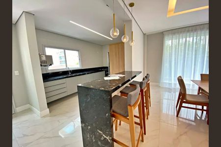 Apartamento para alugar com 136m², 3 quartos e 2 vagasCozinha