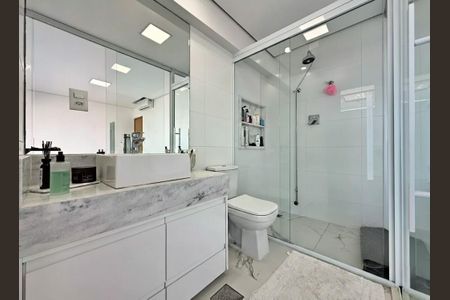 Banheiro de apartamento para alugar com 3 quartos, 136m² em Boqueirão, Santos