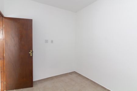 Quarto 2 de apartamento para alugar com 2 quartos, 52m² em Vila Taquari, São Paulo