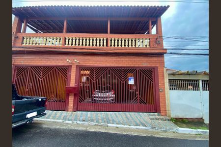 Casa para alugar com 210m², 3 quartos e 2 vagasFachada