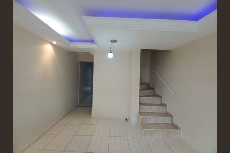 Sala de casa de condomínio para alugar com 2 quartos, 56m² em Jardim Bela Vista, Mogi das Cruzes