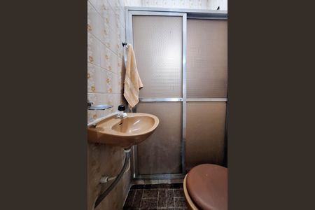 Casa à venda com 250m², 4 quartos e 2 vagas Casa à venda com 250m², 4 quartos e 2 vagasBanheiro 1