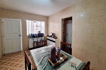 Casa à venda com 250m², 4 quartos e 2 vagas Casa à venda com 250m², 4 quartos e 2 vagasCopa