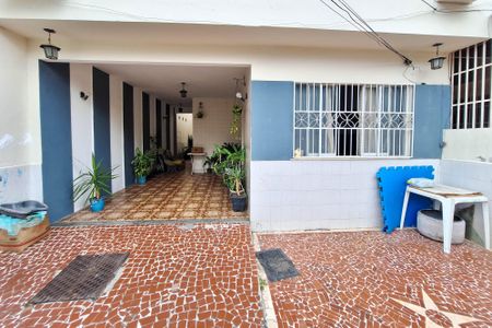 Casa à venda com 250m², 4 quartos e 2 vagas Casa à venda com 250m², 4 quartos e 2 vagasQuintal