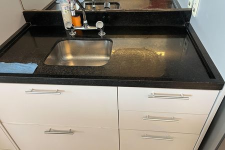 Apartamento para alugar com 96m², 2 quartos e 2 vagas Apartamento para alugar com 96m², 2 quartos e 2 vagasCozinha e Área de Serviço