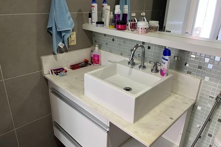 Apartamento para alugar com 96m², 2 quartos e 2 vagas Apartamento para alugar com 96m², 2 quartos e 2 vagasBanheiro da Suíte 2