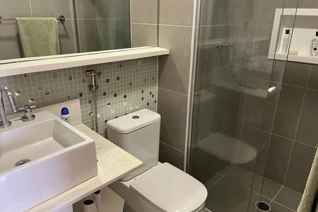 Banheiro da Suíte 1 de apartamento para alugar com 2 quartos, 96m² em Boqueirão, Santos